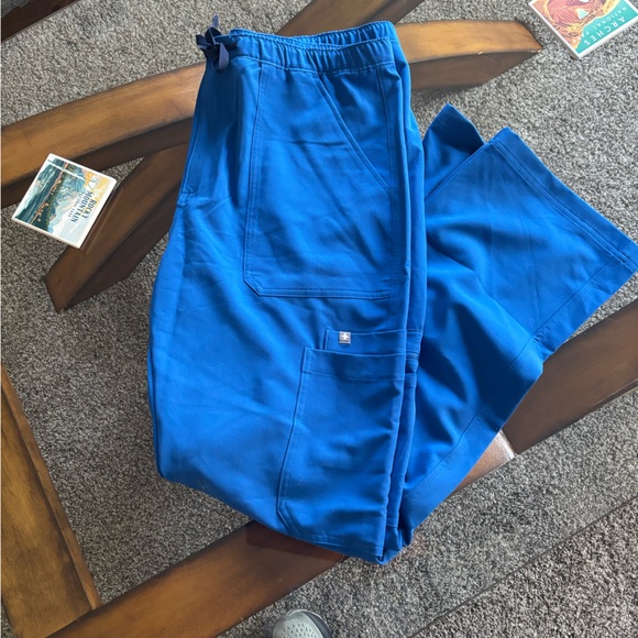 Men’s. XL Royal Blue Cario Cargo Scrub Bottoms - Picture 1 of 2